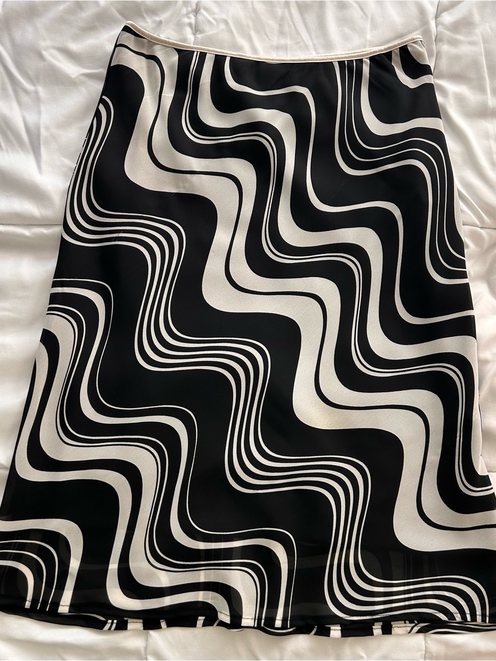 Black & White Wave-Print Midi Skirt